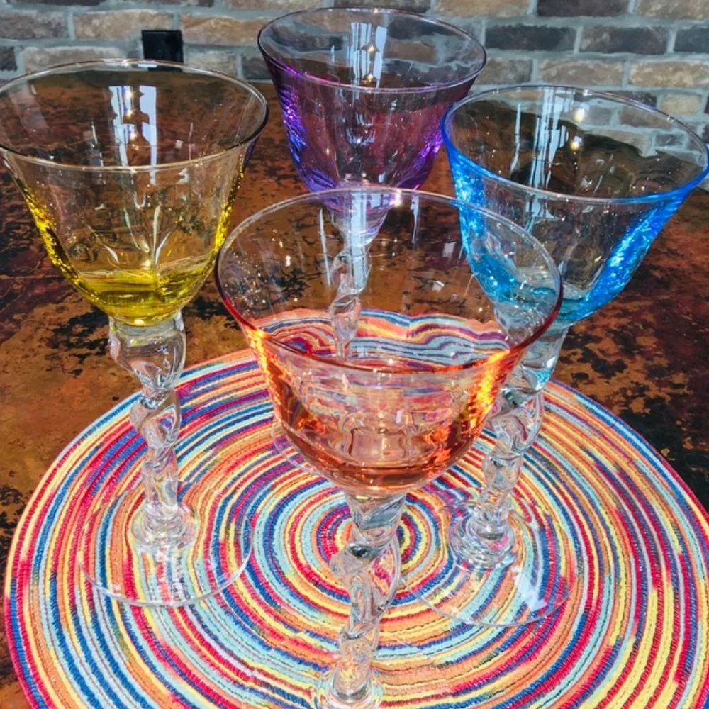 Stunning Wine/Drink Glasses (4)